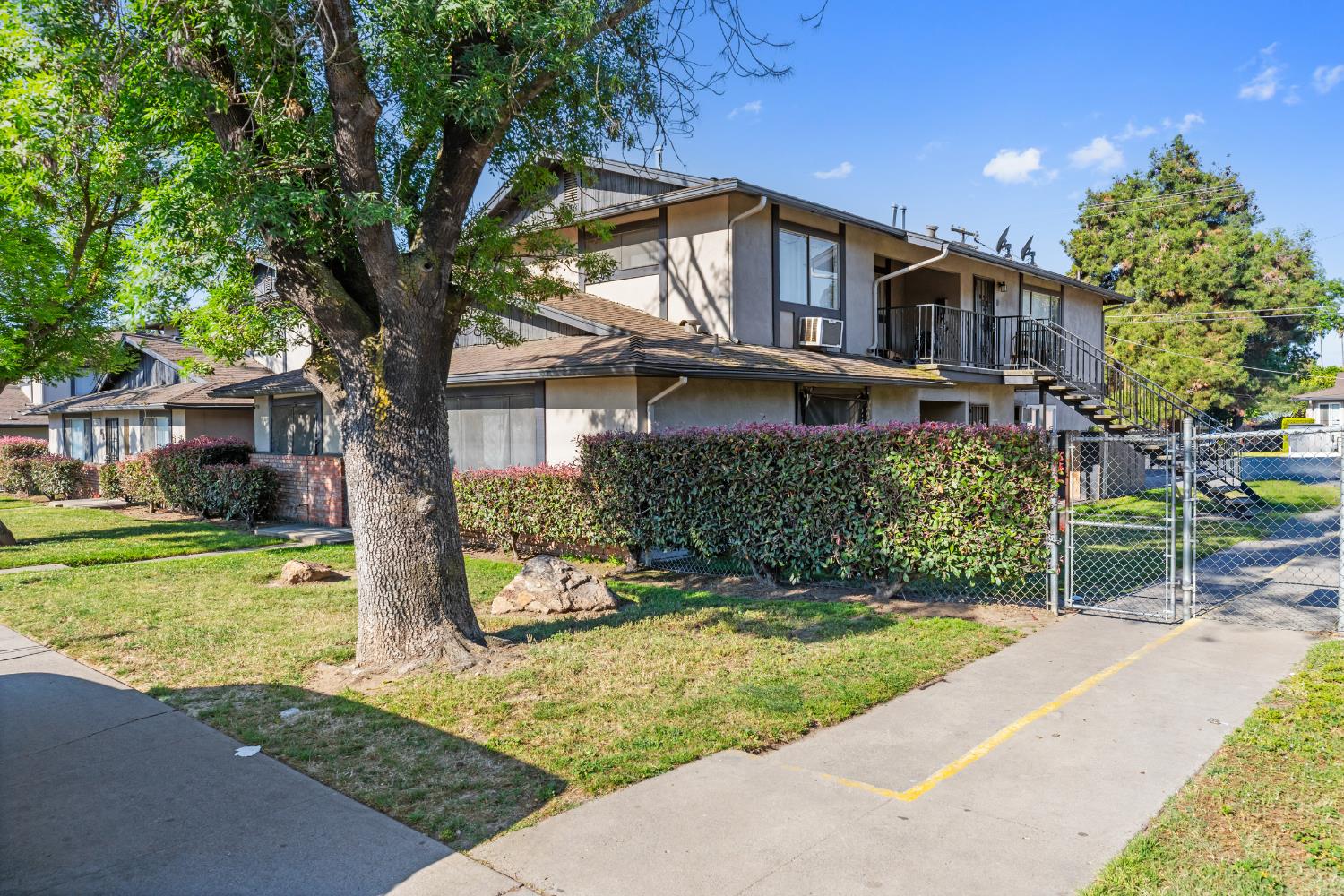 808 Sutter Avenue Modesto, CA 95351 - Photo 2 of 8