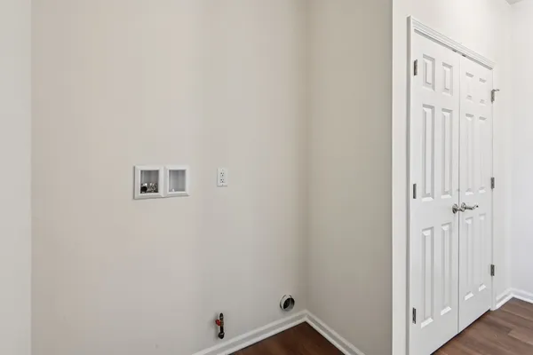 $424,900 | 300 North Aspen Drive, Cortland, IL 60112