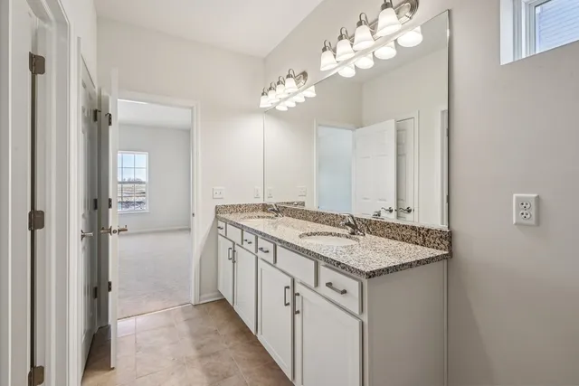 $424,900 | 300 North Aspen Drive, Cortland, IL 60112