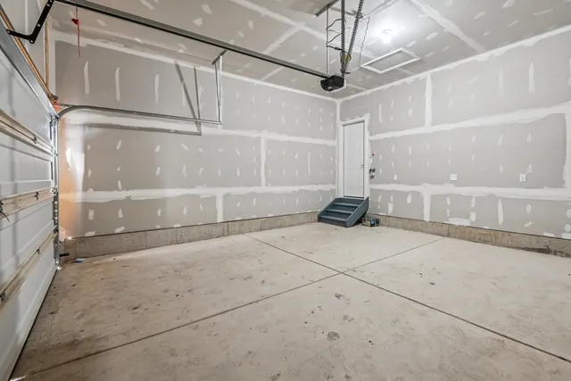 $424,900 | 300 North Aspen Drive, Cortland, IL 60112