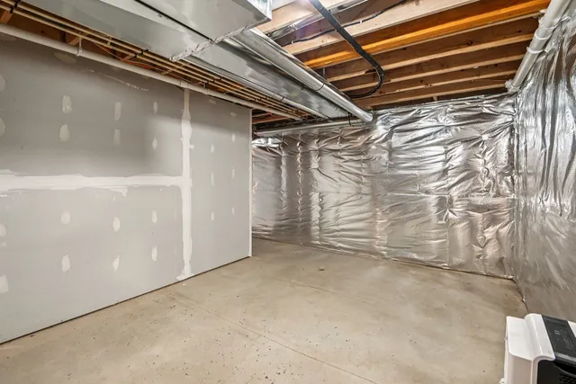 $424,900 | 300 North Aspen Drive, Cortland, IL 60112