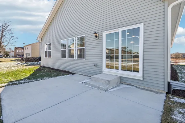 $424,900 | 300 North Aspen Drive, Cortland, IL 60112