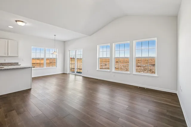 $424,900 | 300 North Aspen Drive, Cortland, IL 60112