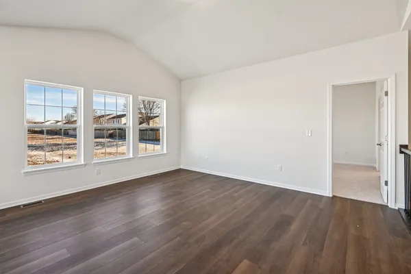 $424,900 | 300 North Aspen Drive, Cortland, IL 60112