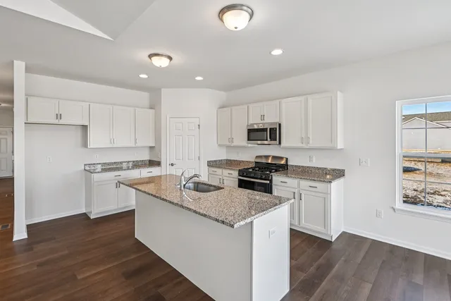 $424,900 | 300 North Aspen Drive, Cortland, IL 60112