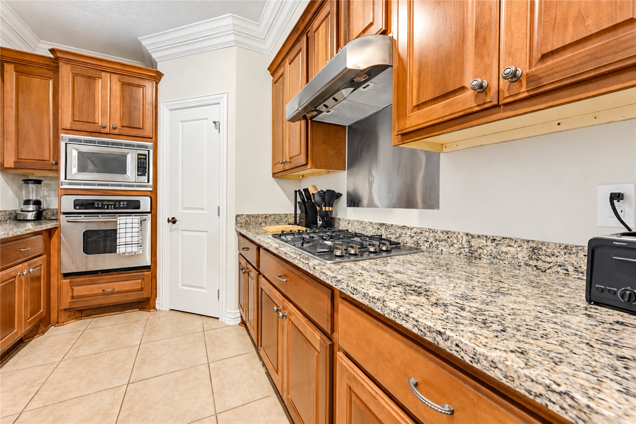 2011 Spring Cedar Lane Houston, TX 77077 - Photo 19 of 42 Gallery Image 19