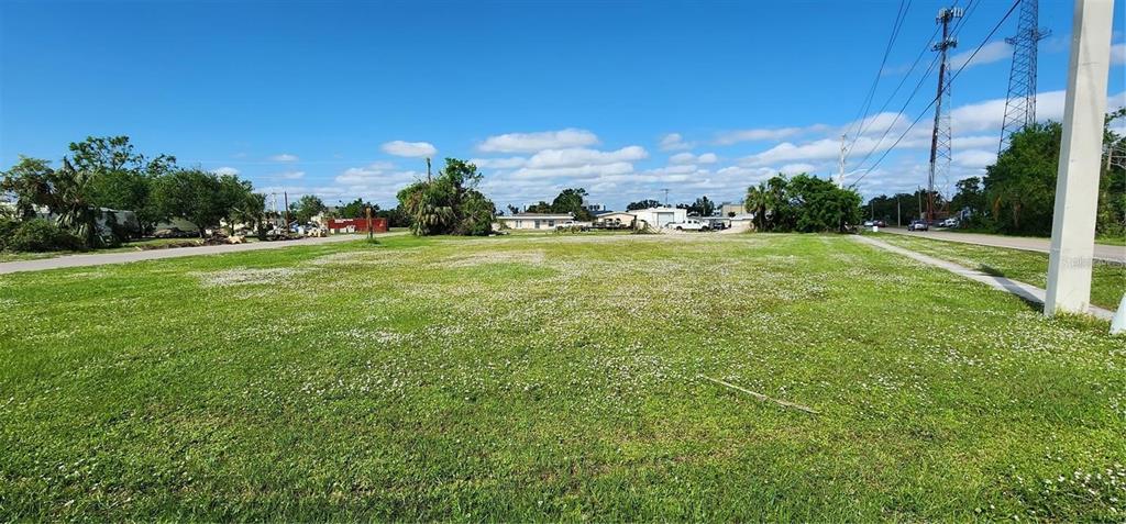 466 Booth Street Punta Gorda, FL 33950 - Photo 2 of 5 a view of an outdoor space and yard