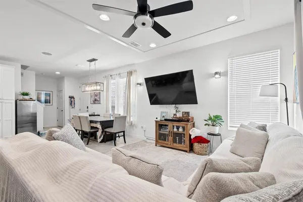 $2,450 | 6262 Goldcoast Avenue, Apollo Beach, FL 33572