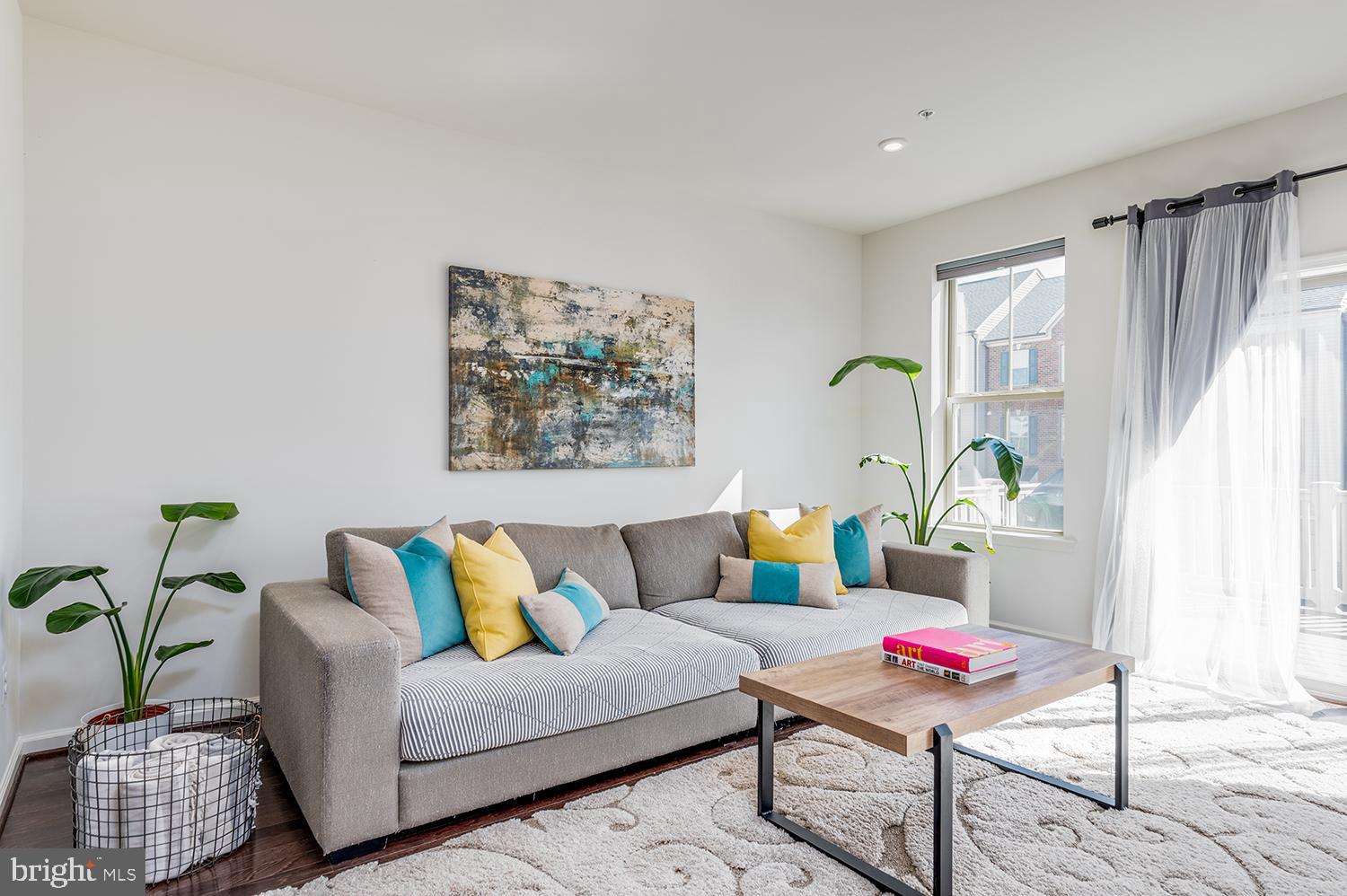 3306 Laurel Hill Road Hanover, MD 21076 - Photo 12 of 41 Living Room