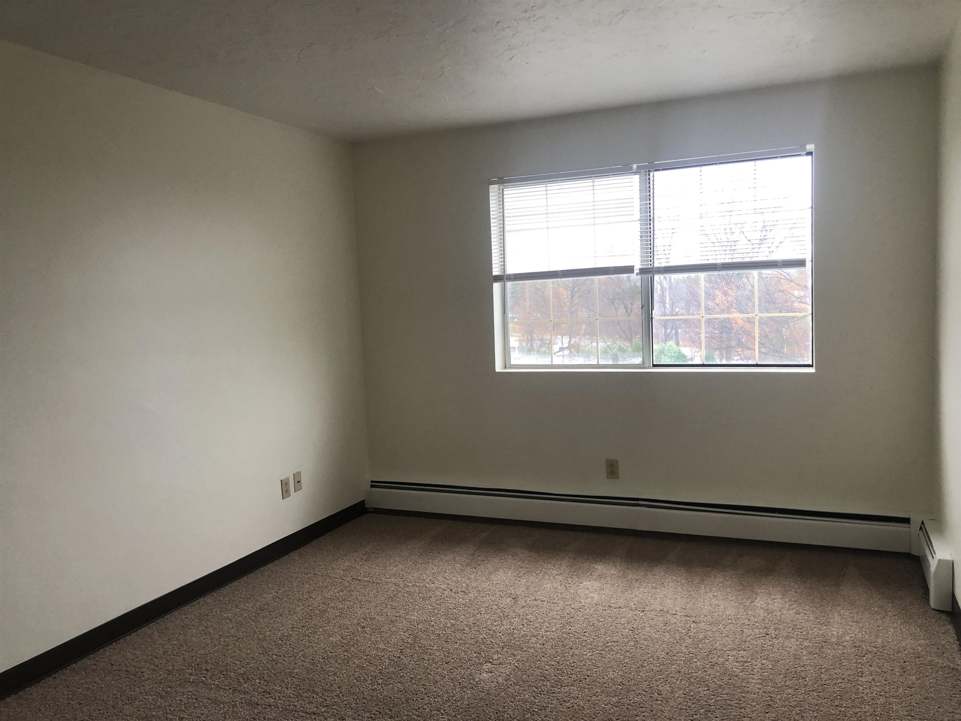 383 Huse Road, Unit 29 Manchester, NH 03103 - Photo 31 of 39 Gallery Image 31