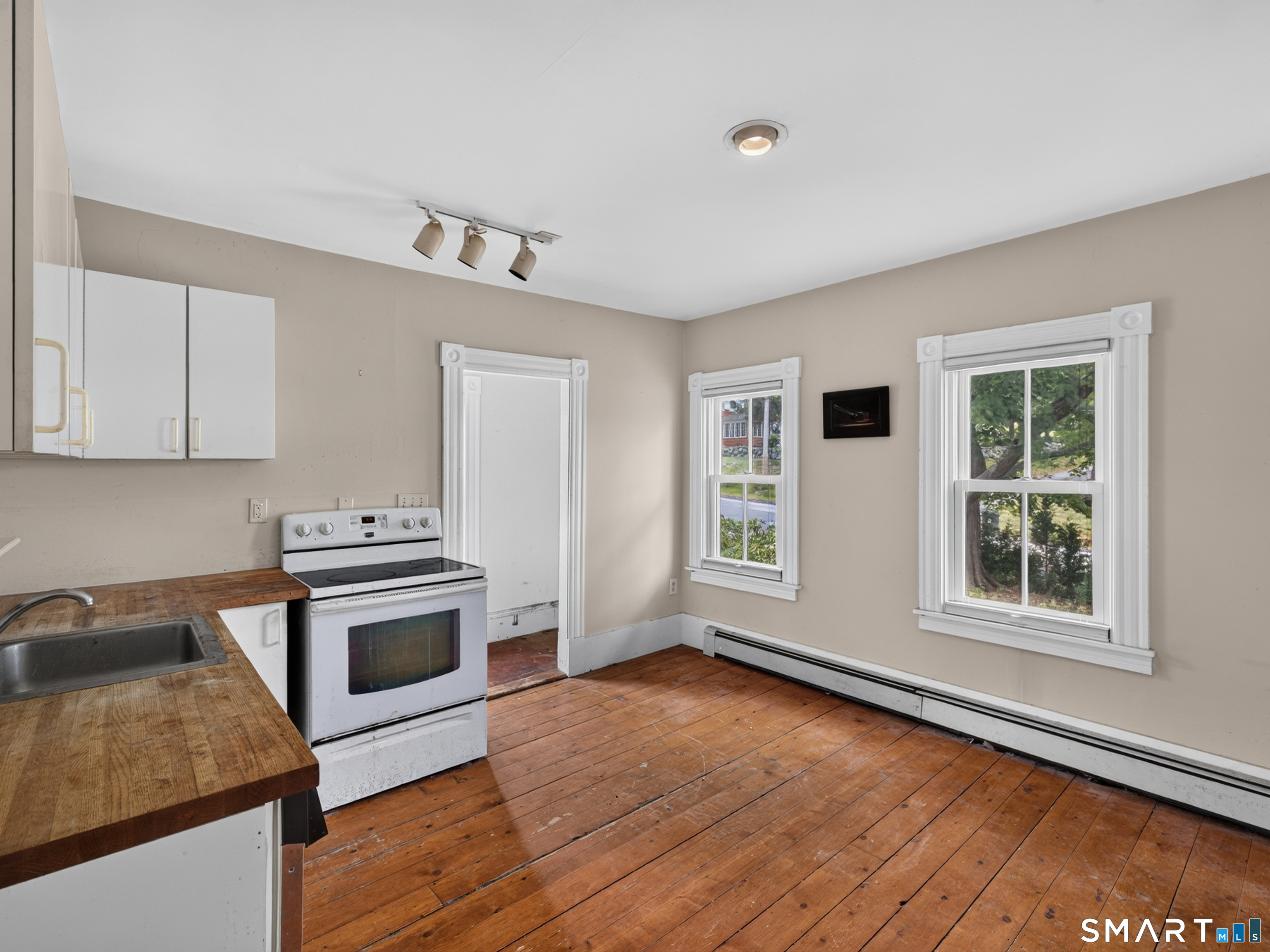 61 Prospect Hill Road Groton, CT 06340 - Photo 10 of 31