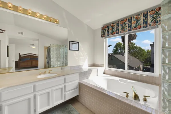 $735,000 | 150 Deerglen Circle, Vacaville, CA 95687