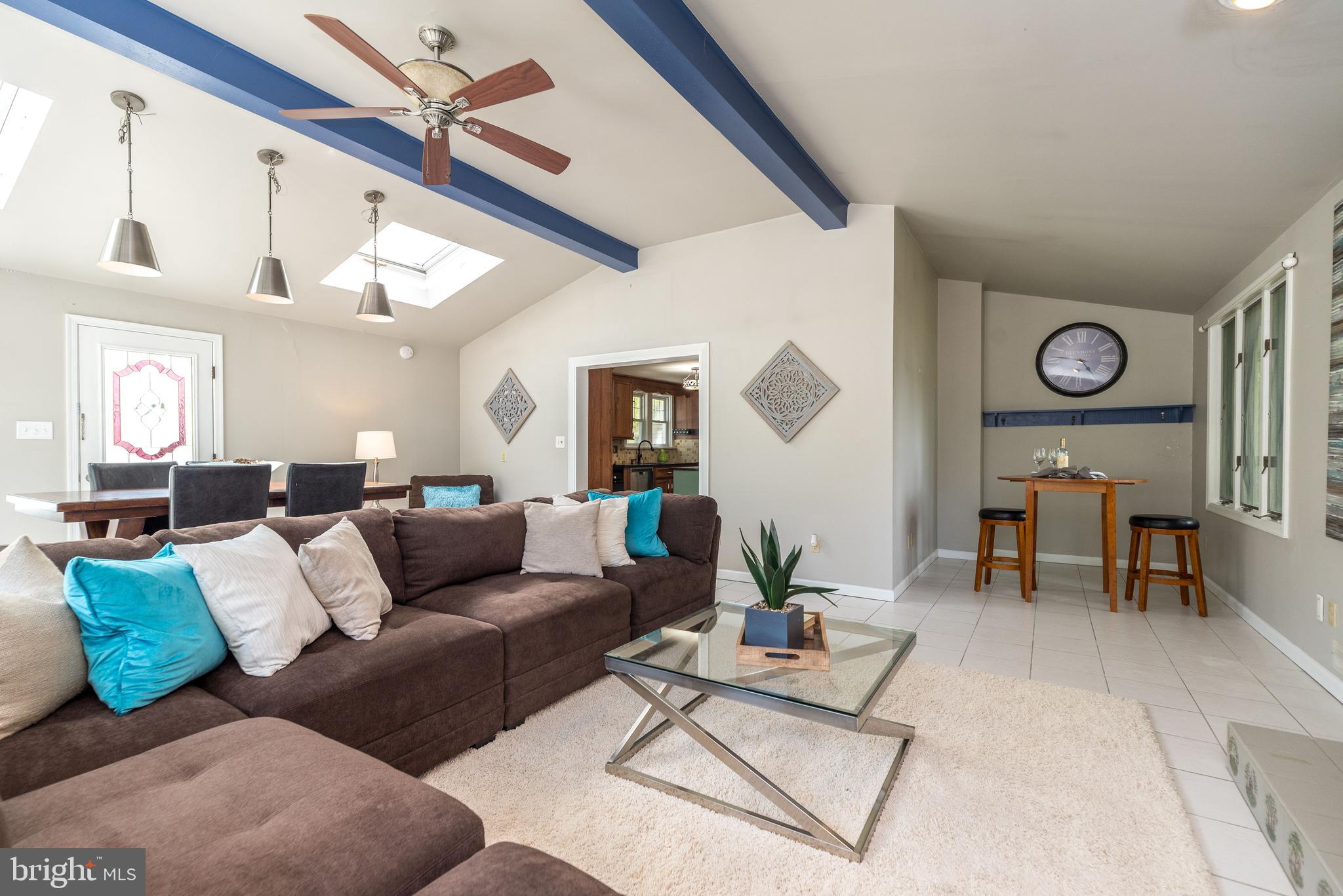 123 Iron Hill Road Doylestown, PA 18901 - Photo 12 of 34 Great room with nook