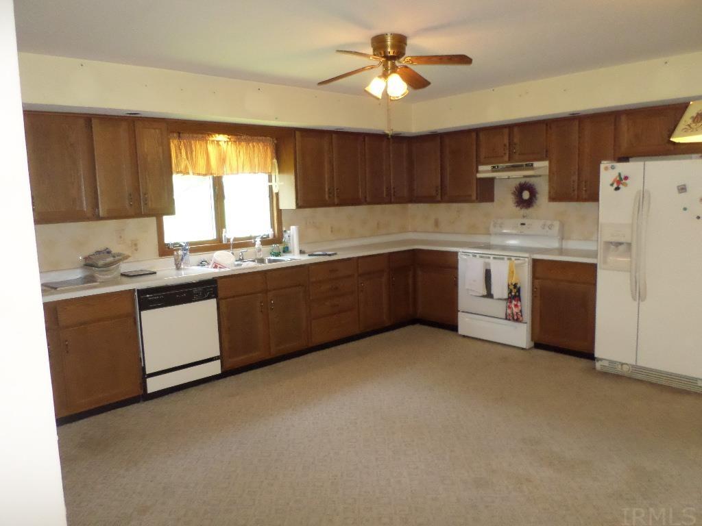 2750 Hickory Lane Rochester, IN 46975 - Photo 3 of 14