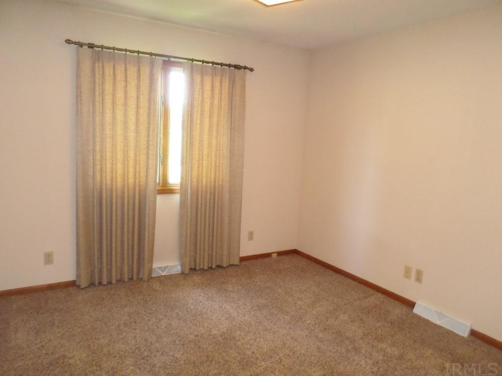 2750 Hickory Lane Rochester, IN 46975 - Photo 8 of 14