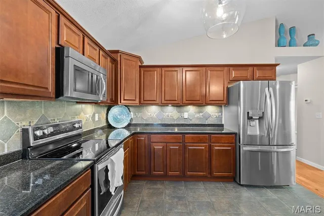 $469,900 | 8739 Wendell Creek Drive, St. Jacob, IL 62281