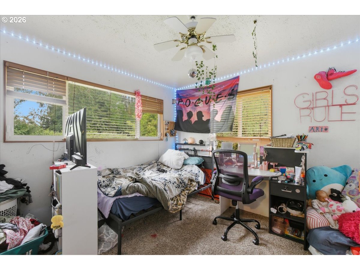 3287 Olive Way Longview, WA 98632 - Photo 16 of 24 a bedroom