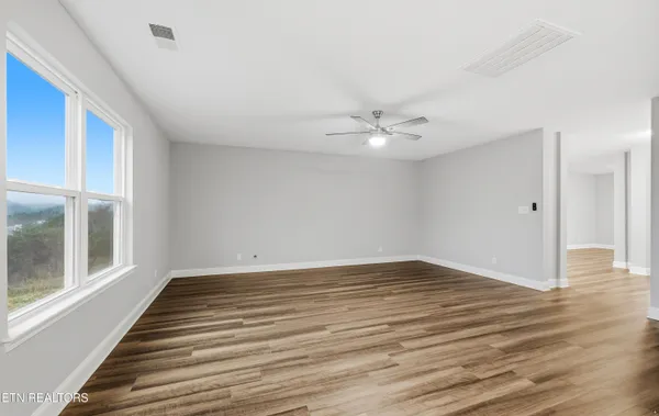$359,900 | 542 Reserve Way, Dandridge, TN 37725