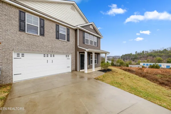 $359,900 | 542 Reserve Way, Dandridge, TN 37725
