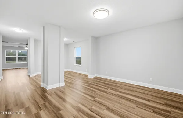 $359,900 | 542 Reserve Way, Dandridge, TN 37725