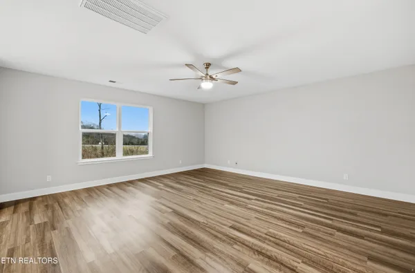 $359,900 | 542 Reserve Way, Dandridge, TN 37725