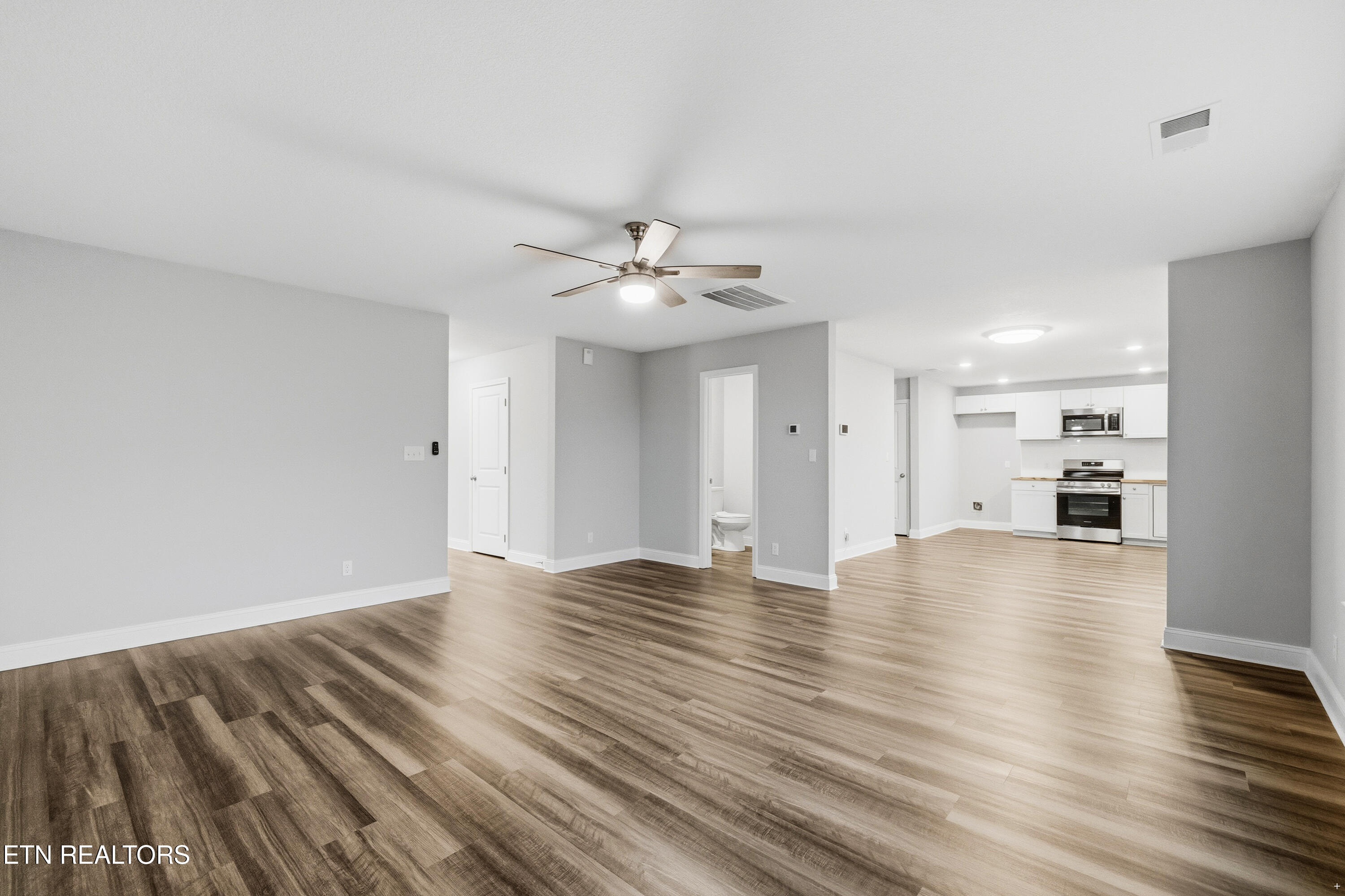 542 Reserve Way Dandridge, TN 37725 - Photo 6 of 31 Positive Perceptions-5