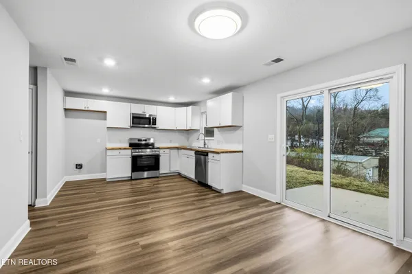 $359,900 | 542 Reserve Way, Dandridge, TN 37725