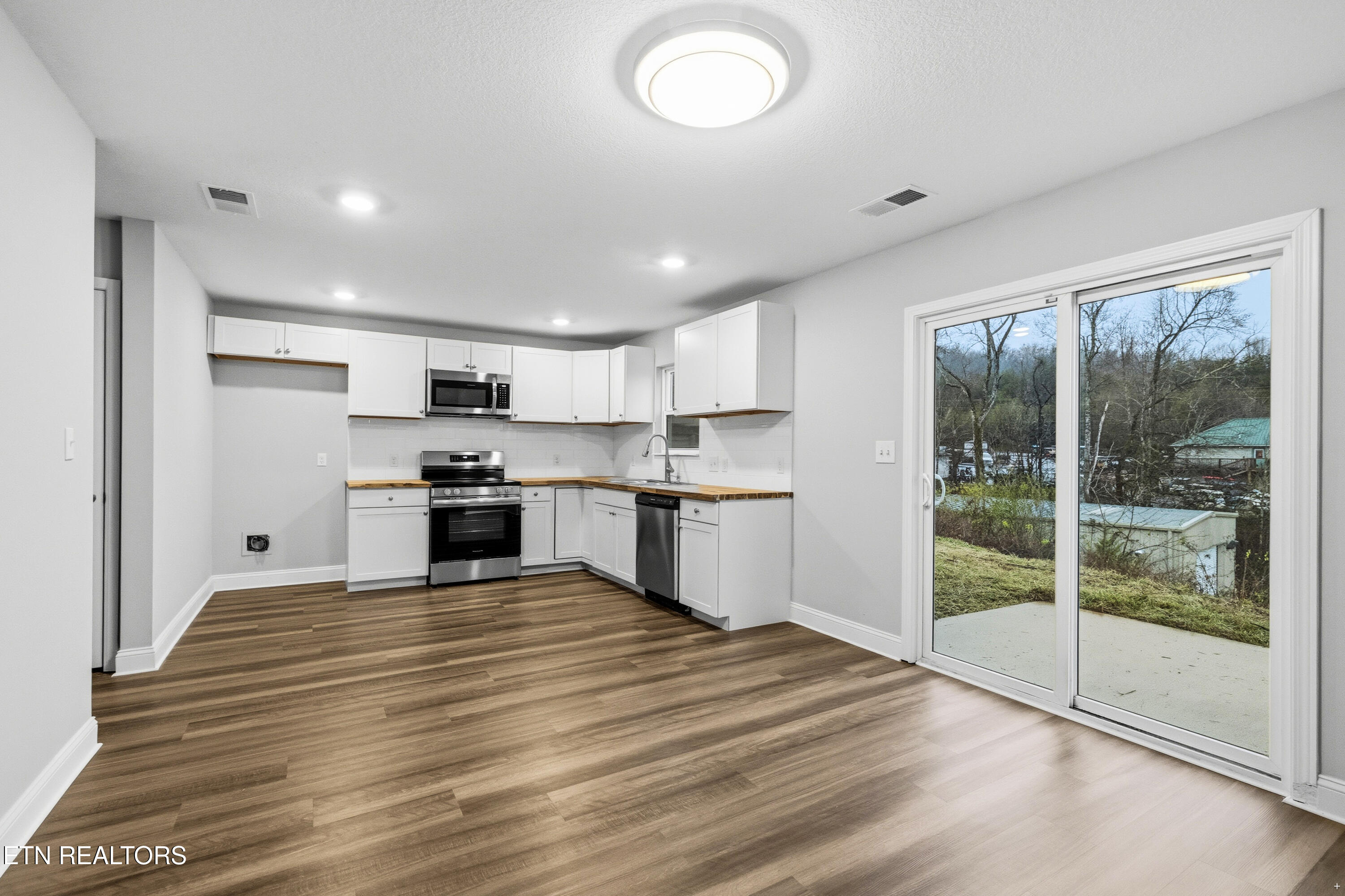 542 Reserve Way Dandridge, TN 37725 - Photo 7 of 31 Positive Perceptions-6