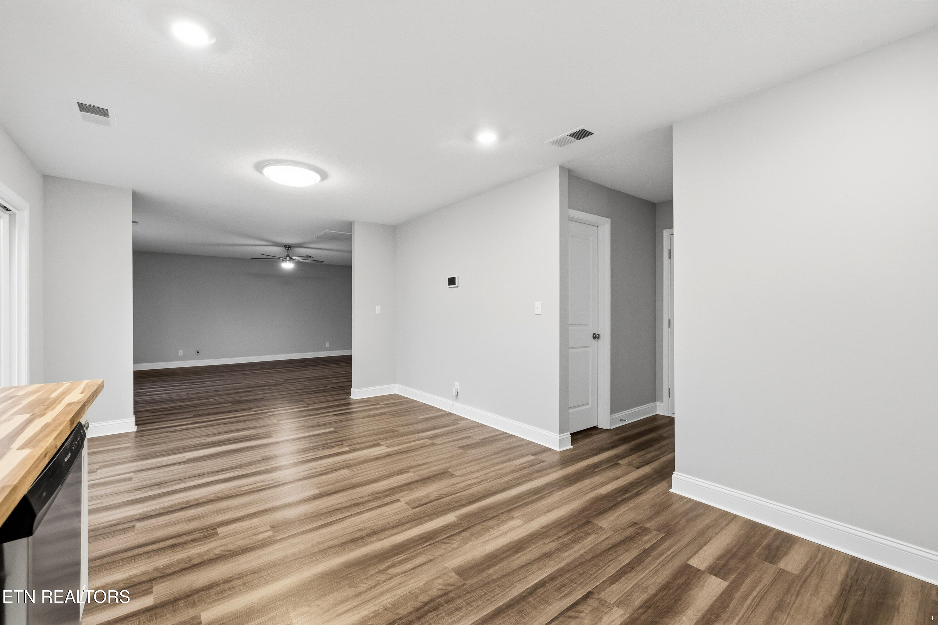 542 Reserve Way Dandridge, TN 37725 - Photo 9 of 31 Positive Perceptions-8