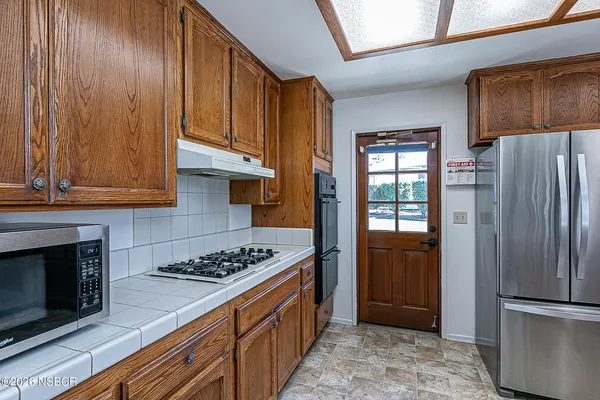 $564,000 | 822 Greenacre Drive, Santa Maria, CA 93455