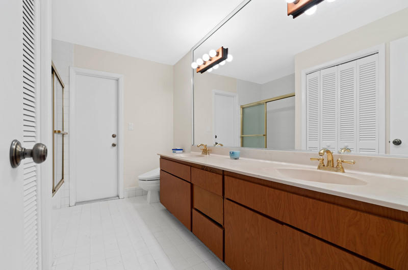 3860 Northwest 25th Way Boca Raton, FL 33434 - Photo 21 of 27 2ND BATH