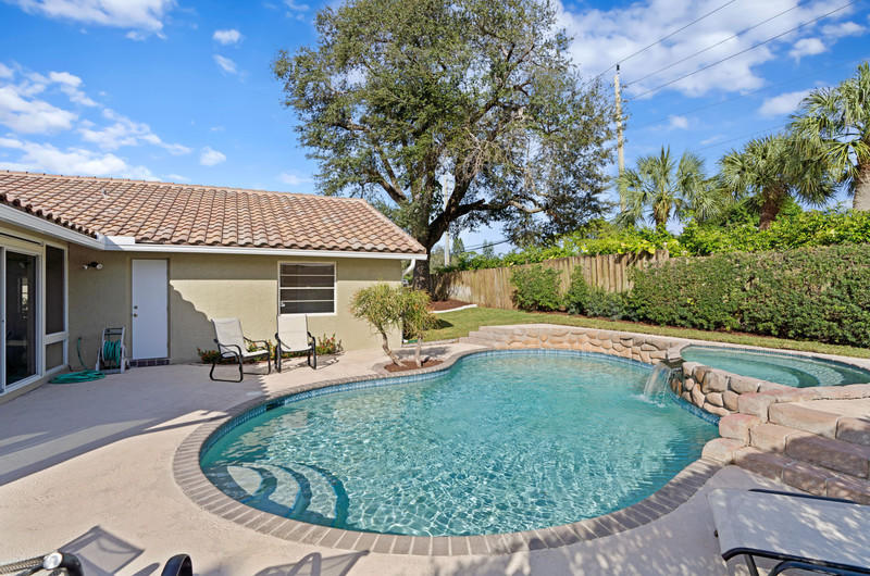 3860 Northwest 25th Way Boca Raton, FL 33434 - Photo 3 of 27 POOL 2