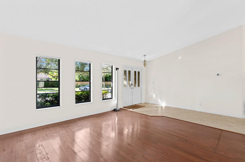 3860 Northwest 25th Way Boca Raton, FL 33434 - Photo 10 of 27 LIVING RM