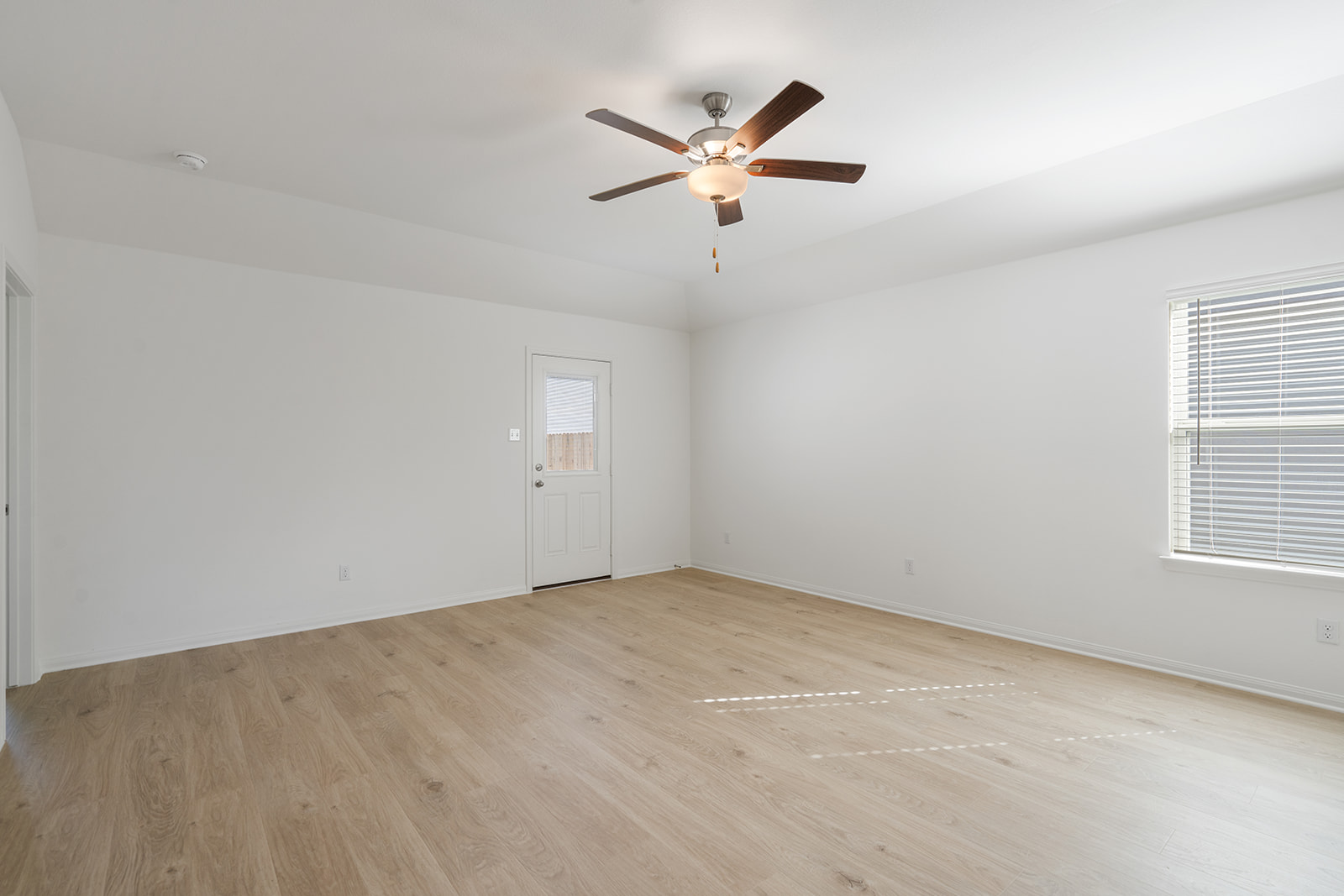 Undisclosed Address Jarrell, TX 76537 - Photo 3 of 7 an empty room
