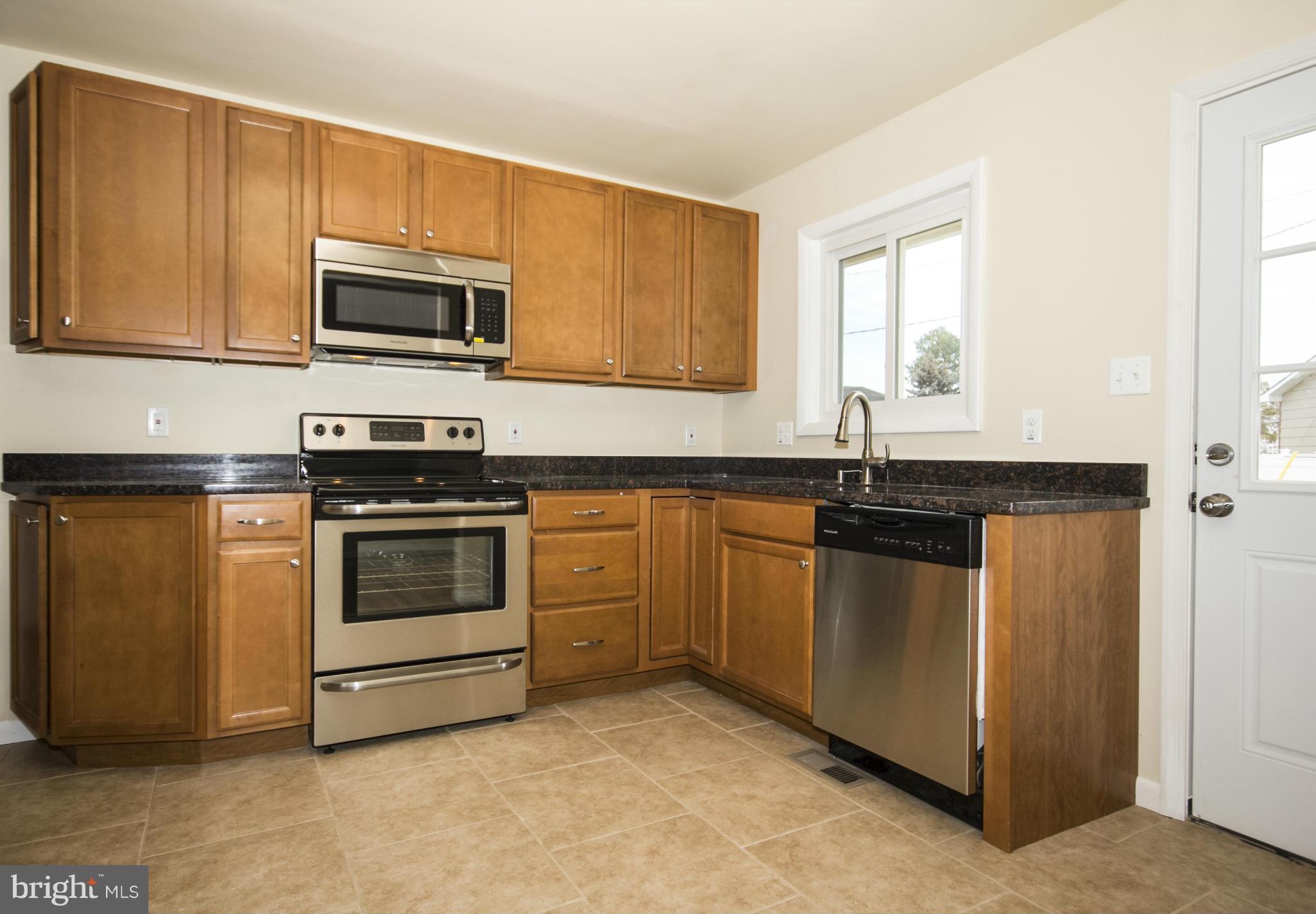 3301 Ripple Road Baltimore, MD 21244 - Photo 10 of 30 Kitchen
