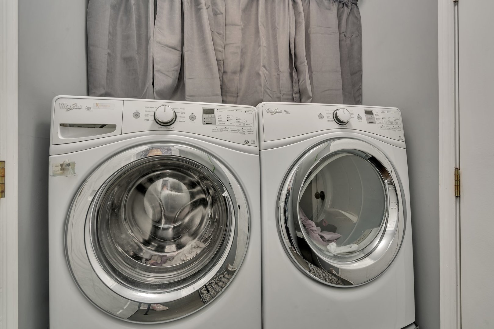 7312 Atkinson Circle Plainfield, IL 60586 - Photo 13 of 27 a utility room with dryer and washer