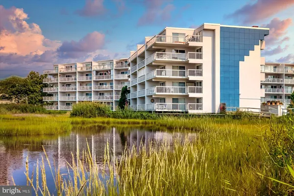 a view of building with outdoor space