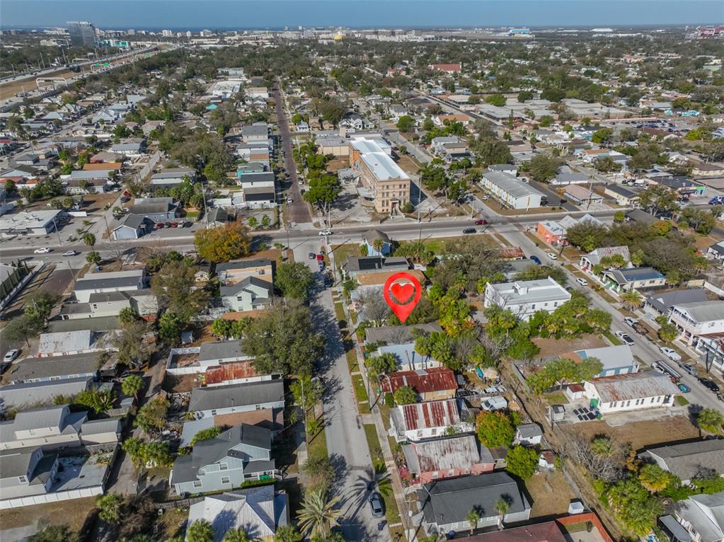 2331 West Chestnut Street Tampa, FL 33607 - Photo 33 of 33 an aerial view of residential houses with outdoor space