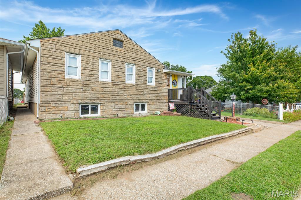 324 Rohm Place Roxana, IL 62084 - Photo 3 of 48 Gallery Image 3