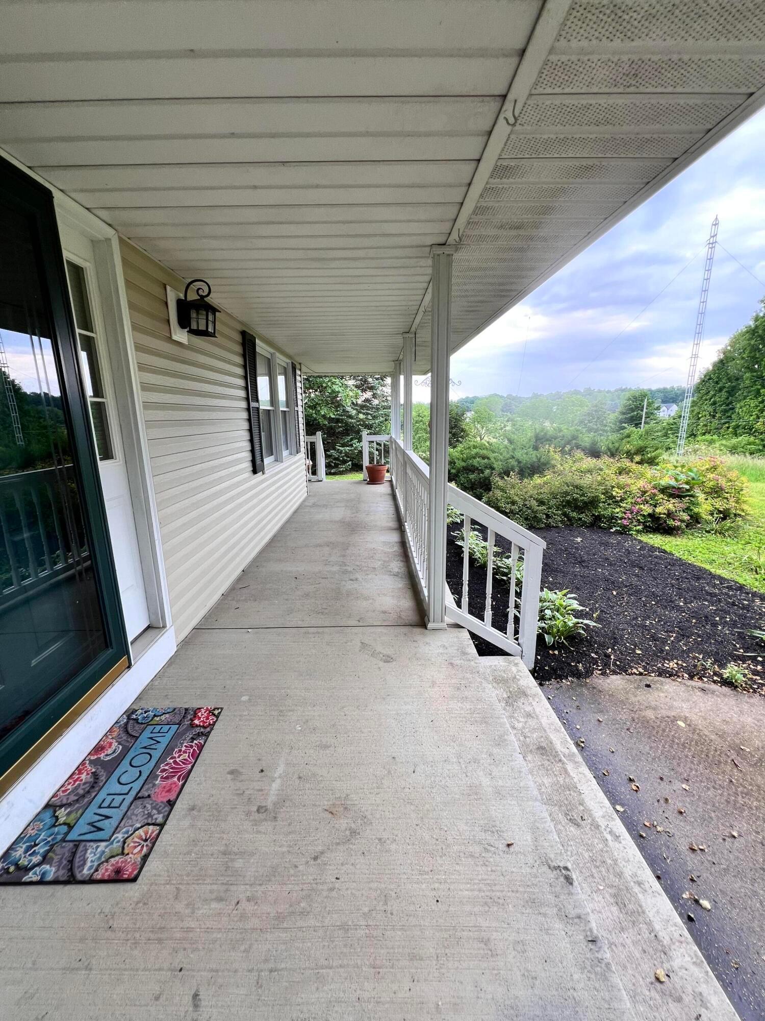 20600 Hellwig Road Utica, OH 43080 - Photo 47 of 60 Front Porch