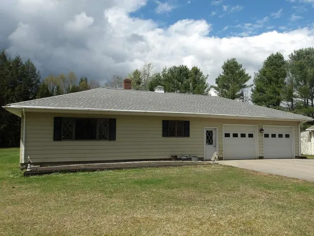 $325,000 | 81 Hill Street, Lyndon, VT 05851