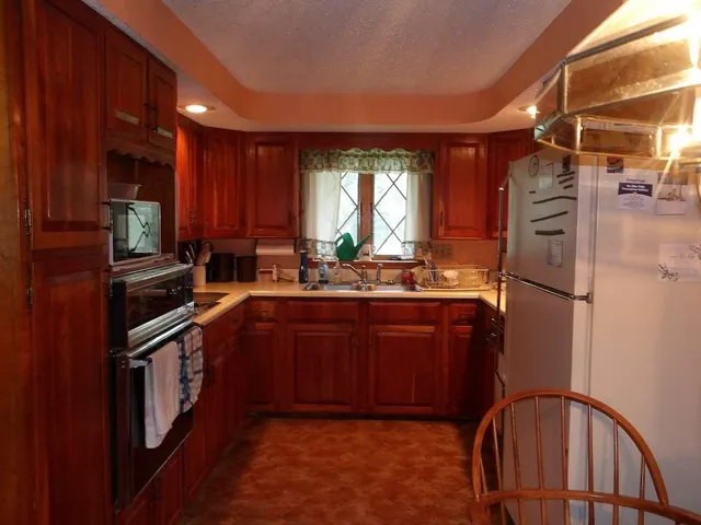 $325,000 | 81 Hill Street, Lyndon, VT 05851