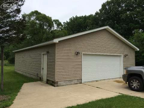 6370 Johnson Road Flushing, MI 48433 - Photo 29 of 38 20441258-28.JPG