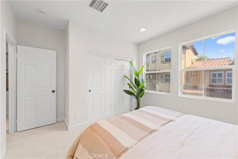 $1,239,000 | 141 Danbrook, Irvine, CA 92603