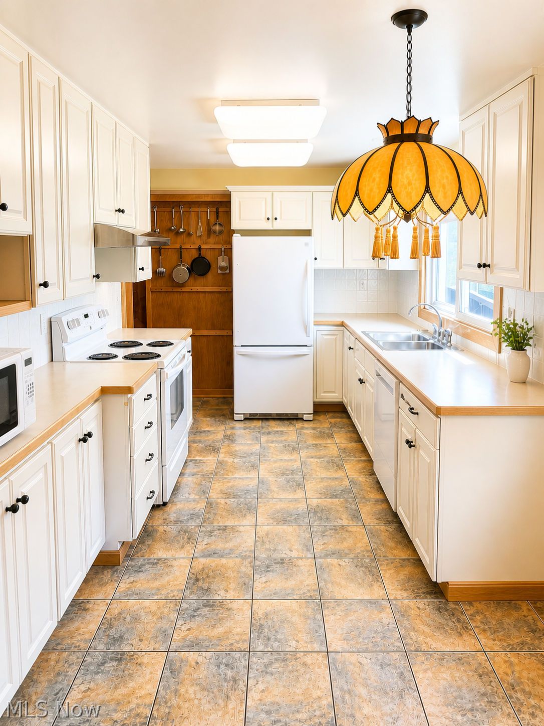 4498 Jaycox Road Avon, OH 44011 - Photo 7 of 43 Eat-In Kitchen