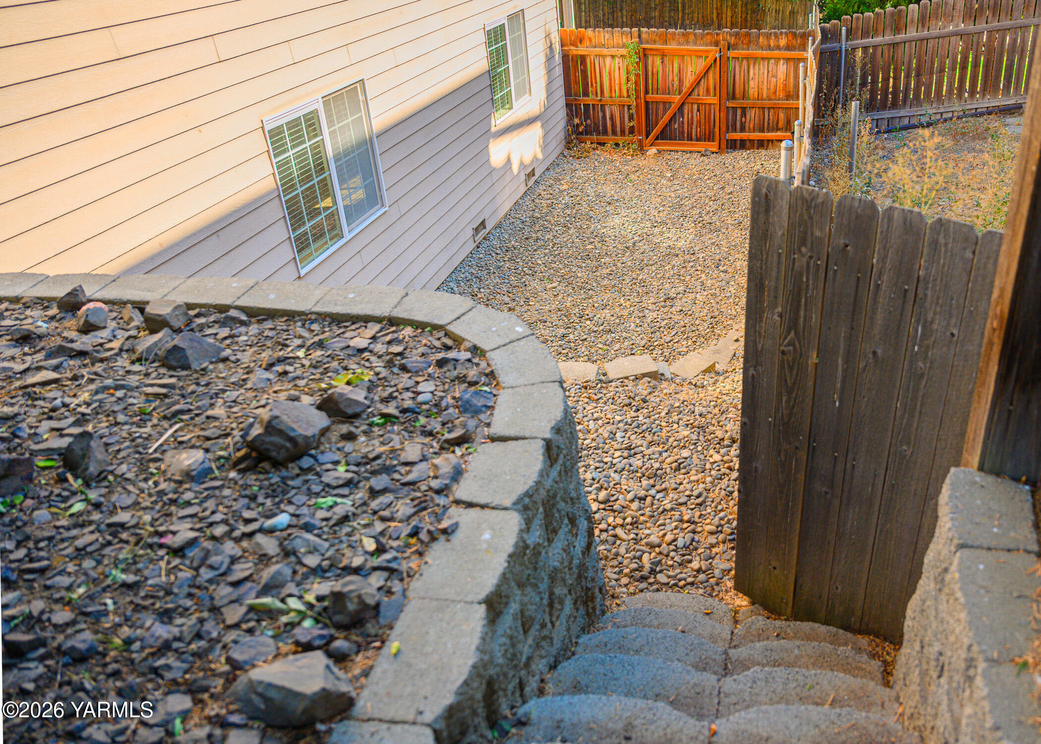 115 Lyle Loop Selah, WA 98942 - Photo 42 of 42 a view of a backyard of the house