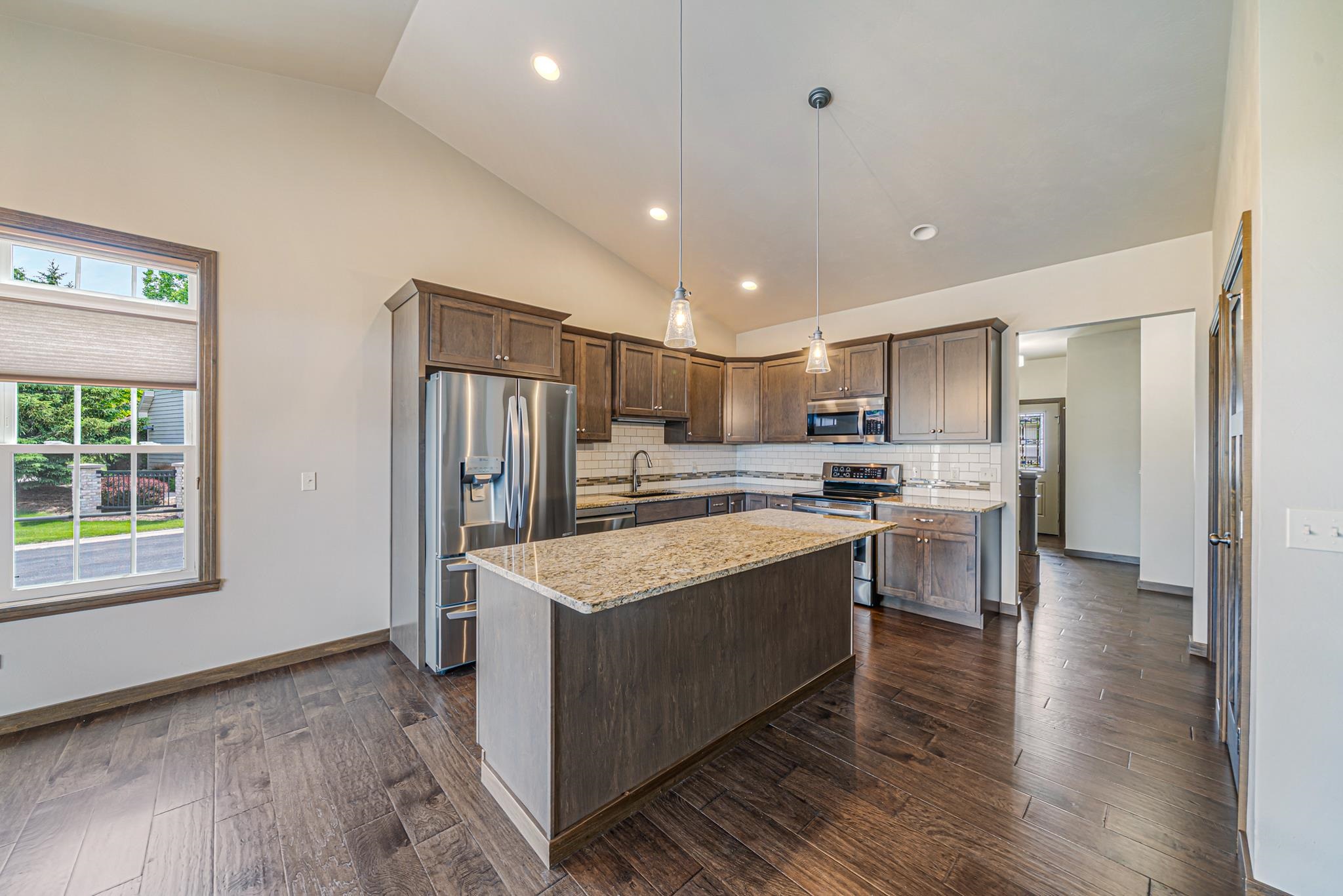 3758 North Wayside Lane Appleton, WI 54913 - Photo 4 of 40