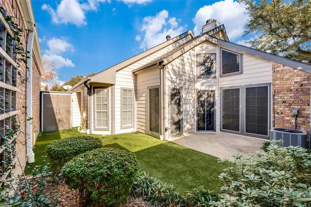 $2,300 | 18107 Whispering Gables Lane, Dallas, TX 75287