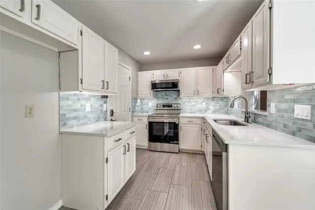 $2,300 | 18107 Whispering Gables Lane, Dallas, TX 75287