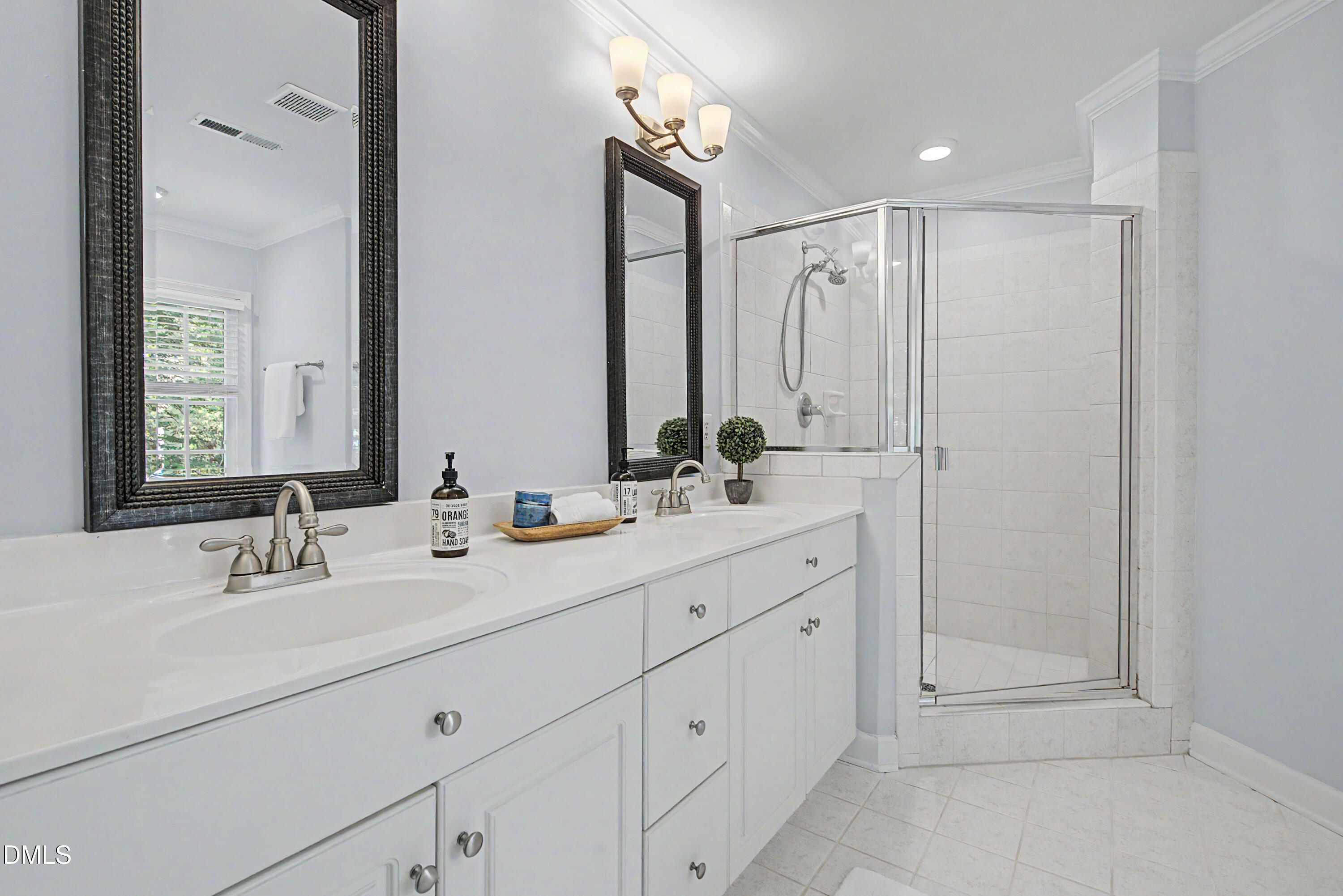 4004 Heathgate Lane Raleigh, NC 27613 - Photo 29 of 53 DSC06177
